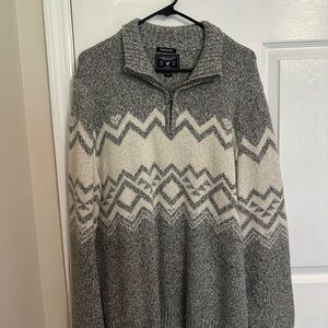 American Eagle Outfitters Gray and White Zip-Up Sweater